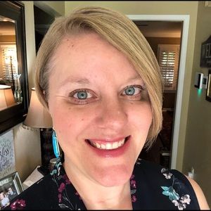 Meet your Posher, Jobeth